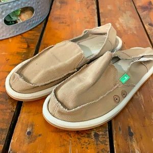 Sanuk slip on boat shoes